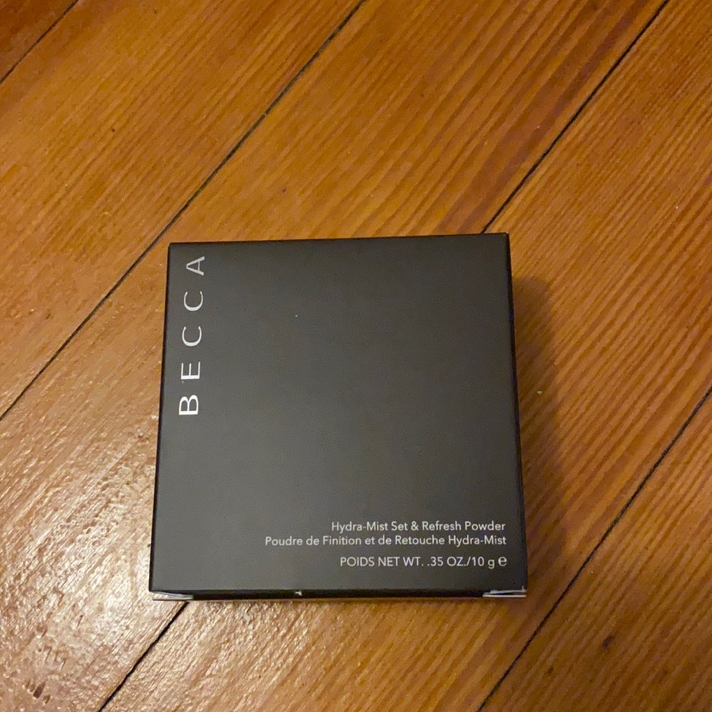 Becca hydramist set and refresh powder